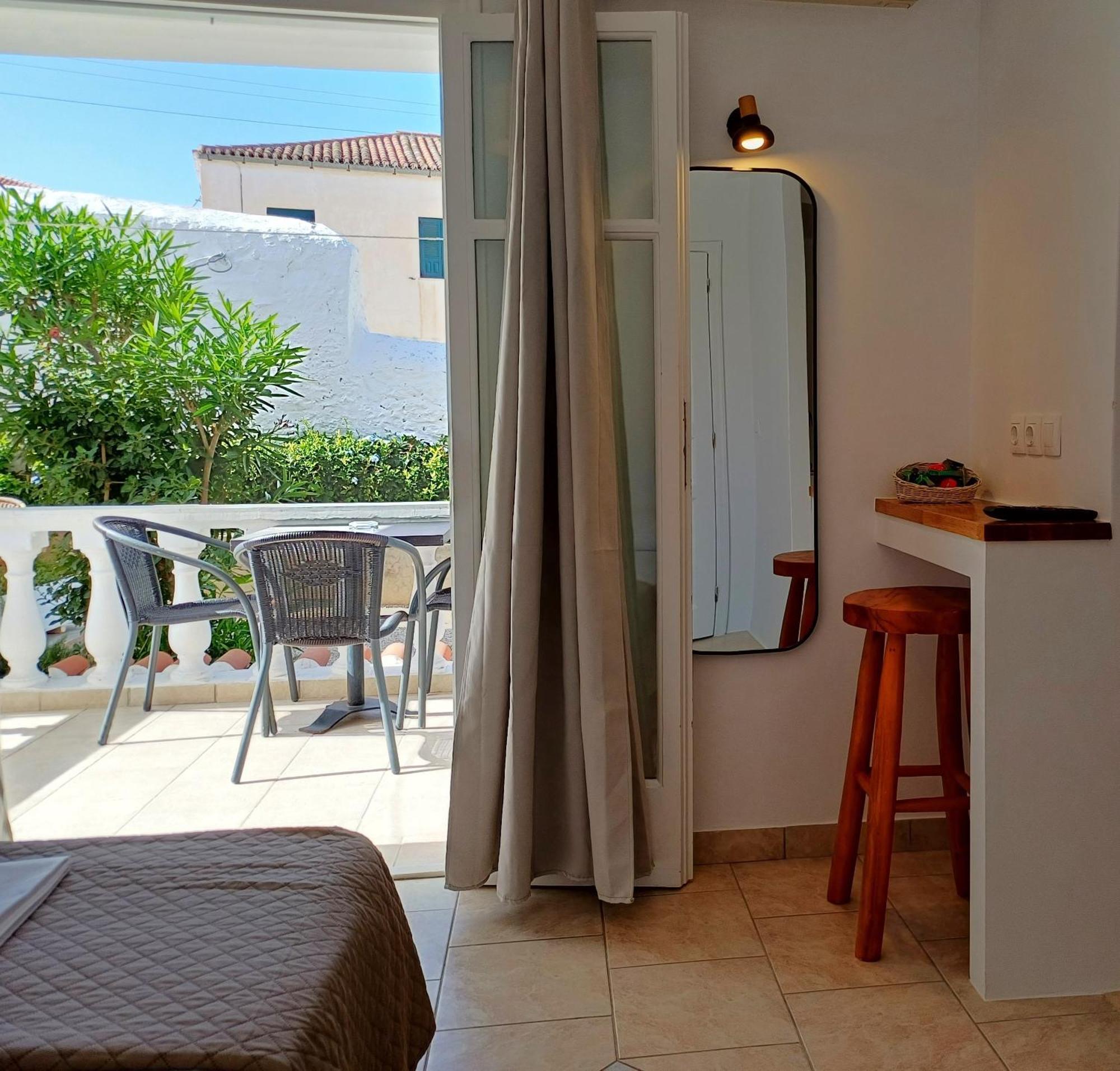 Villa Margarita Spetses Town Exterior photo